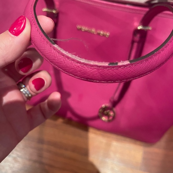 Beautiful fuschia pink Michael Kors Shoulder/Laptop bag. - Picture 4 of 5